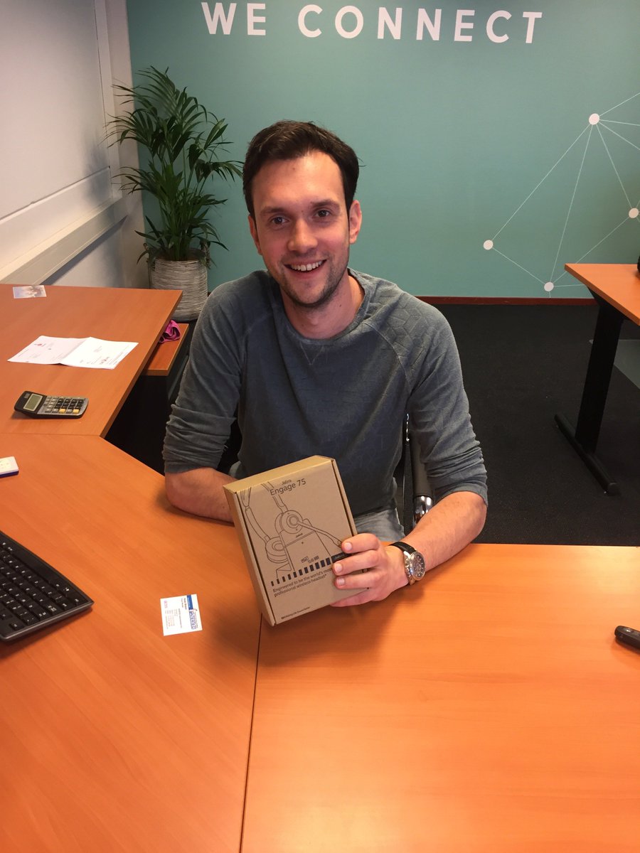 Vanwege de vele (positieve) reacties op het X2com partner tevredenheidsonderzoek hebben drie partners gisteren een gratis Jabra Engage 75 Stereo in ontvangst mogen nemen!