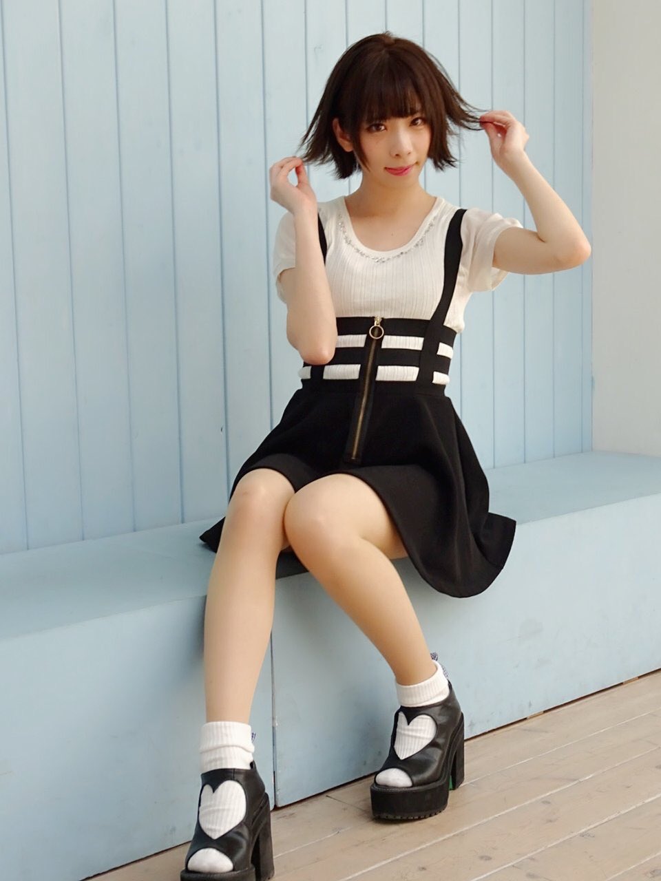 ど貧乳サスペンダー 