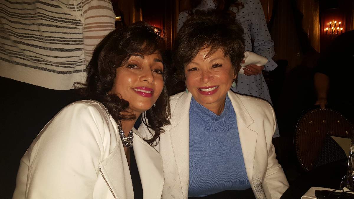ExecMHamilton's tweet photo. What a magical night - Dare to Imagine 2018 with my Shero @ValerieJarrett at the Palmer House Hilton. So overwhelmed by the excellence of our students. They continue to inspire me. Thank you to all our sponsors and suppprters for coming out. #ouryouthourfuture #EPICPROUD https://t.co/c1UG2t8yqL