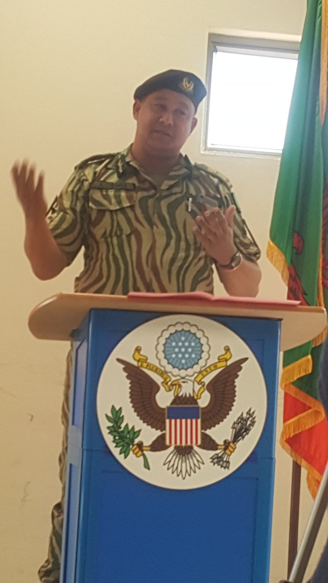Mwazi's tweet photo. Do you want to protect Zambia's #wildlife ? Sign up to be an Honorary Wildlife Police Officer at the Department of National Parks &amp; Wildlife says Asst. Director of Conservation and Management Andrew Chomba. #Zambia  #YALI4Wildlife https://t.co/xGEYxNZFSJ