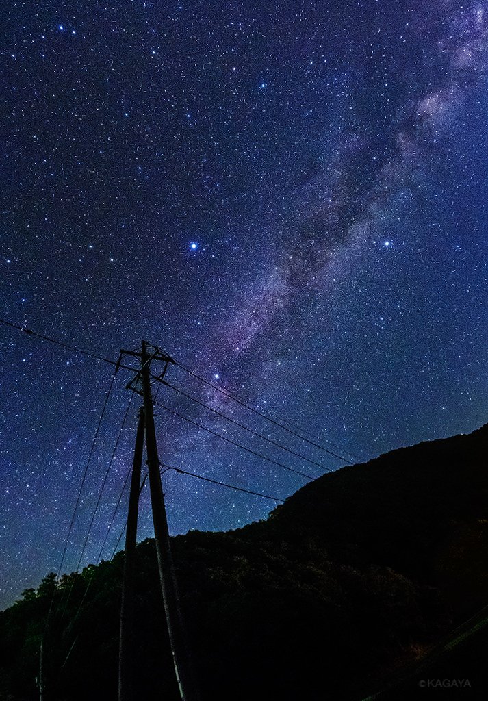 Kagaya Pa Twitter 夏の大三角と天の川 天の川をはさんで右の明るい星が七夕の彦星 わし座のアルタイル 左の写真中一番明るい星が織姫星 こと座のベガ です 今日もお疲れさまでした 明日もおだやかな一日になりますように Kagaya Pa Twitter 夏の大三角と天の川 天の川をはさんで右の明るい星が七夕の彦星 わし座のアルタイル 左の写真中一番明るい星が織姫星 こと座のベガ です 今日もお疲れさまでした 明日もおだやかな一日になりますように