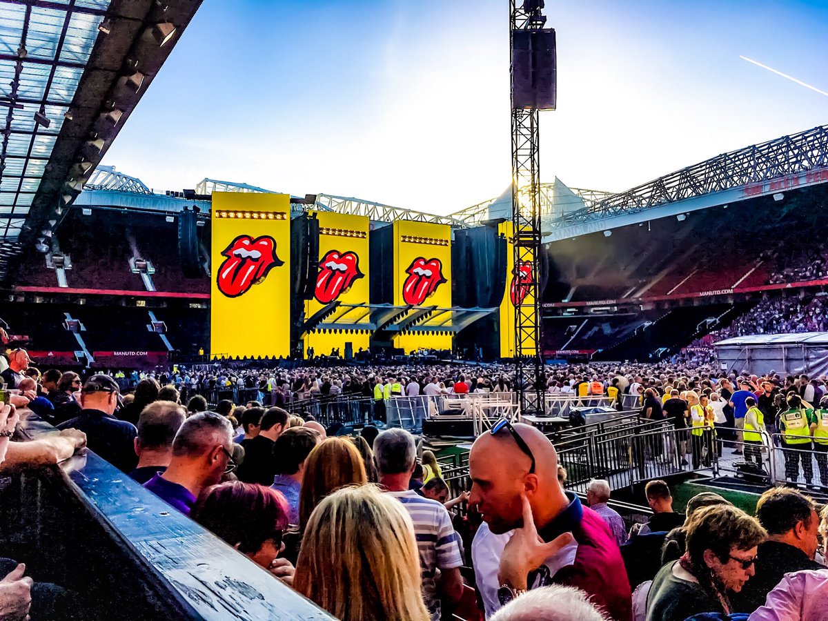 MANC_LAND's tweet photo. The Rolling Stones . Old Trafford last night 🐝👅 https://t.co/UGHFHDe4Bv