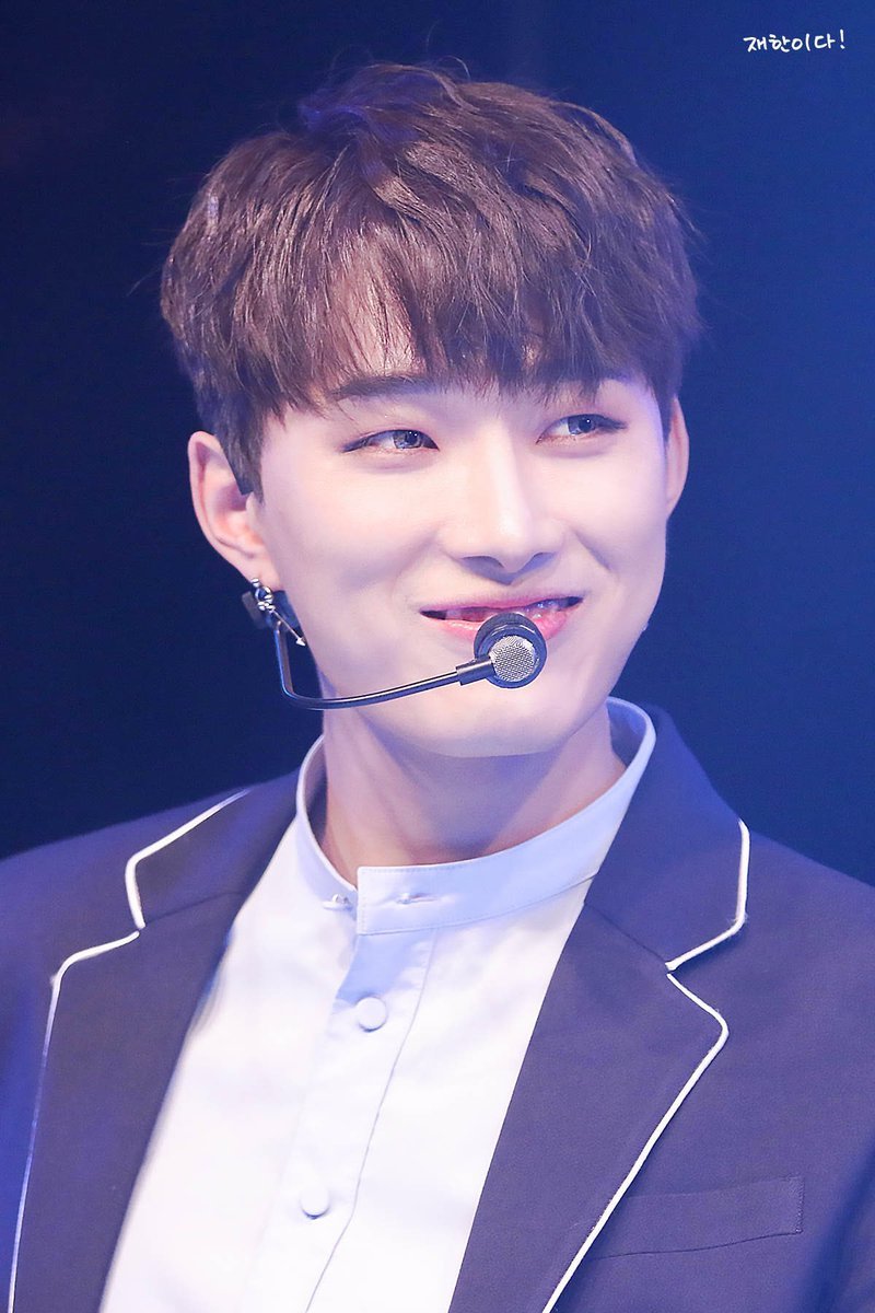 KimJaehanPH's tweet photo. [HD] 180509 Spectrum debut showcase.

📸JAEHANEEDA

#김재한 #KimJaehan #WYNN #SPECTRUM #스펙트럼 #KJPH https://t.co/vfbuQwjEgK