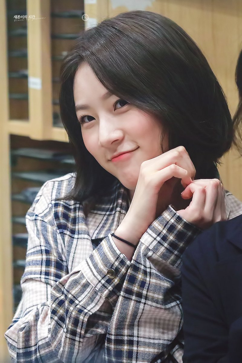 time_of_saeron's tweet photo. 180604  악동뮤지션 수현의 볼륨을 높여요 (5/28)

서울 여의도 KBS 별관에서 오후 8시 19분의 새론이 💘

#김새론 https://t.co/q5TuzlbDaM