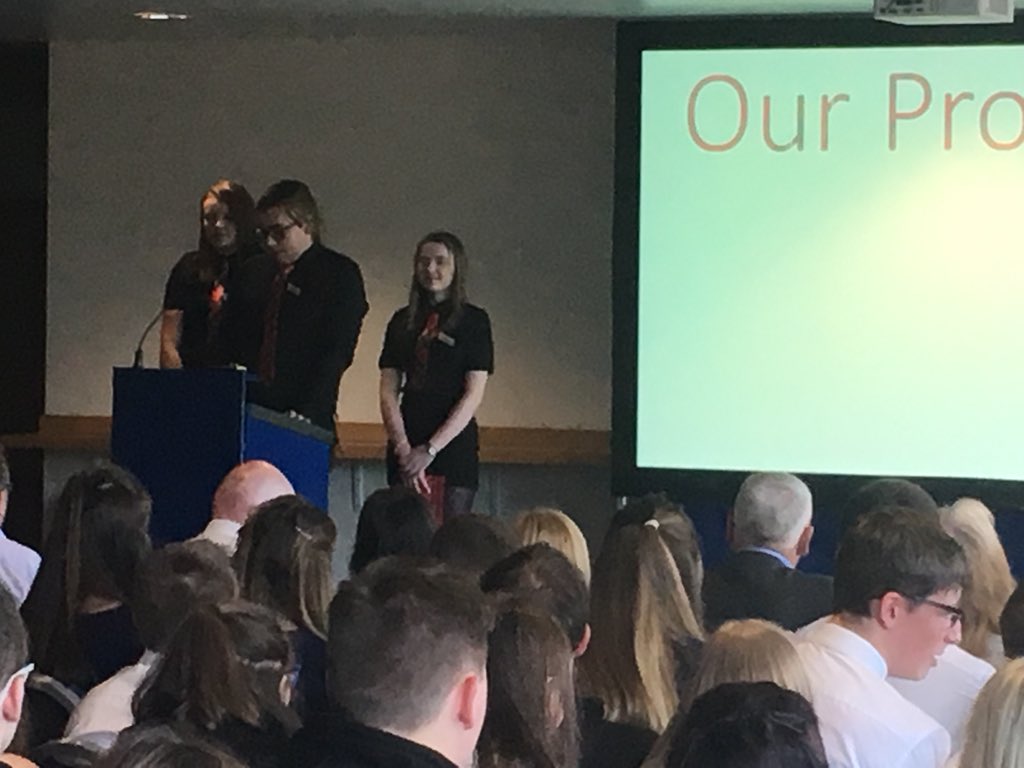 YESDumgal tweet media