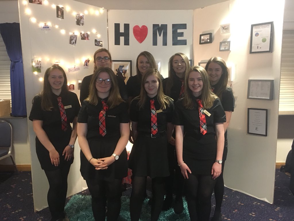 YESDumgal tweet media