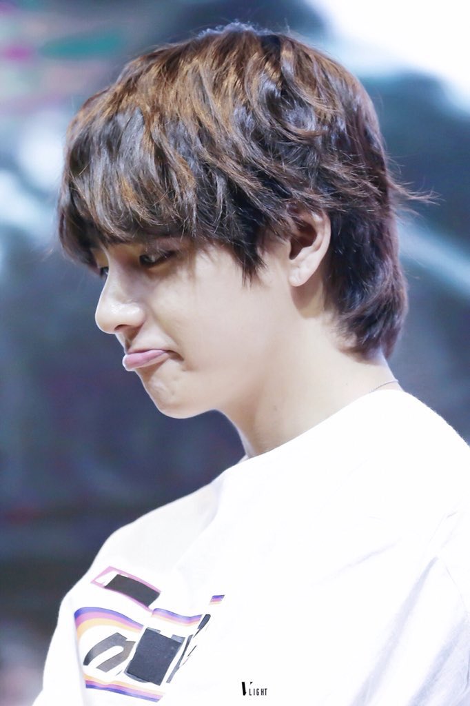 taehyungpic's tweet photo. He has the cutest pout :(( 💕 https://t.co/PRXBDfVvjj