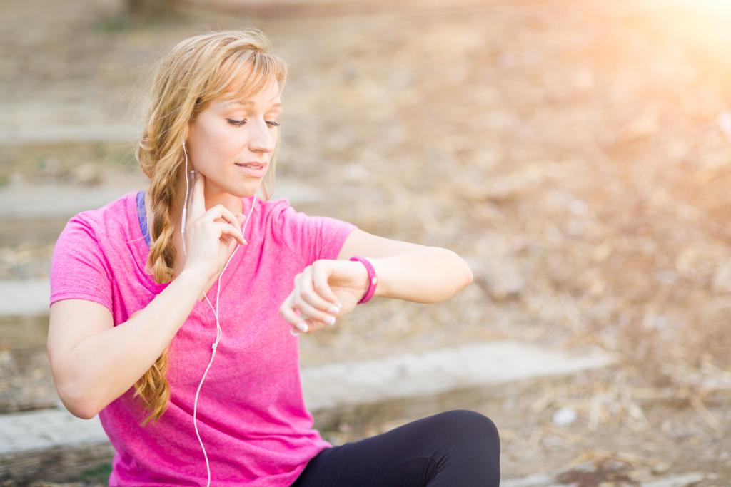 HHSGov's tweet photo. Running is a great way to get your heart pumping! Here’s how to make sure your heart rate is on target: https://t.co/La98ChVUvx #GlobalRunningDay https://t.co/aunHkDn5V7