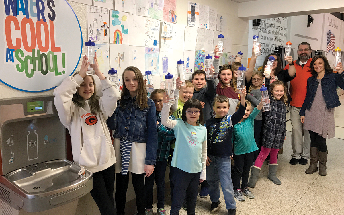 OhioGoodforLife's tweet photo. Fifty-four schools from more than 40 cities in Ohio recently received new water dispensers, thanks to $200,000 in funding from @DeltaDentalOH.
https://t.co/z6eApdER5k https://t.co/pDfkXBSvJB