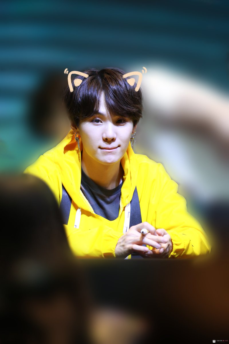 180603
lil meow meow TT
#SUGA #슈가 #윤기 #민윤기 #BTS  <a href="/BTS_twt/">방탄소년단</a>