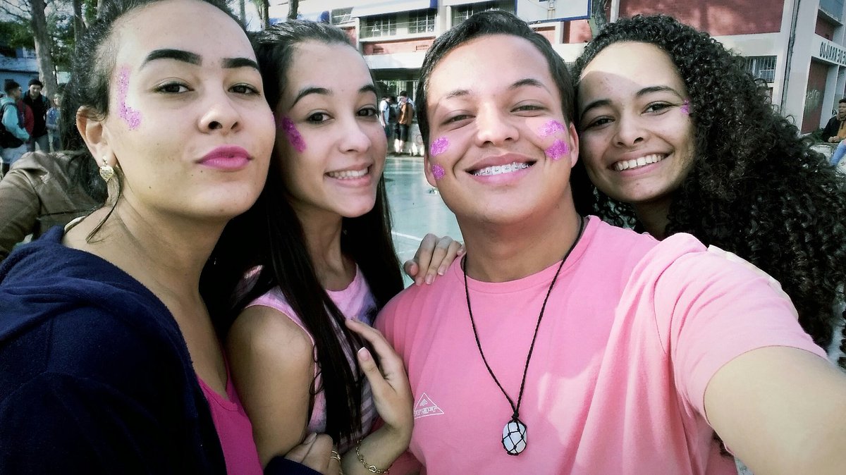TheteusMarinho's tweet photo. Melhor gincaca da história 💖👌 #EquipeRosa https://t.co/ngzC8jOBft