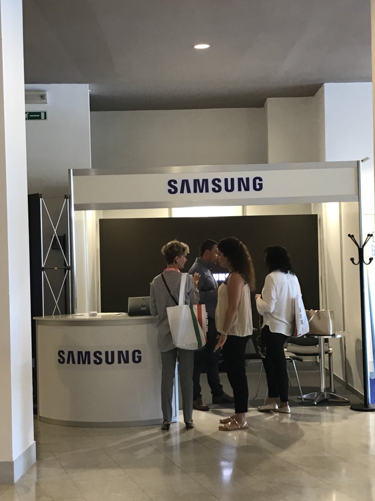 worldoohorg's tweet photo. Lots of energy this afternoon at our networking session #OOH #DOOH #FEPE18 @Daktronics @Samsung @cuende https://t.co/6QYQdDTk9o