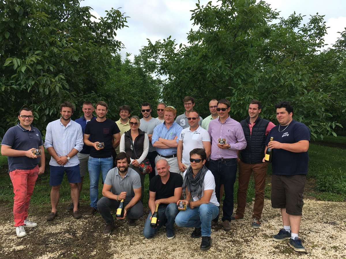benj_thi's tweet photo. Fin de notre #voyagedetudeCapAc (groupe jeune de la Coop Acolyance) dans le #LotetGaronne ,découverte des productions de noix,noisettes,prunes à pruneaux et du vignoble bordelais. Rencontre avec les jeunes de la Coop #TerreduSud , échange très enrichissant 👍🏻 @Fragritwittos https://t.co/rETY9rTAEN