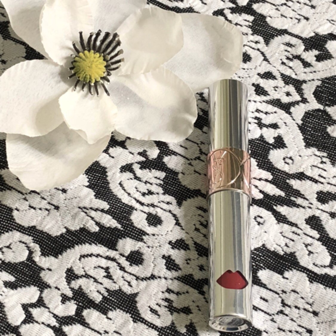 ceskander23's tweet photo. The YSL Volupté Liquid Color Balm is such a great lip moisturizing treatment as well as perfect color for outings! I received this product complimentary from YSL Beauty for sampling purposes. @yslbeauty @influenster #YSLVolupteLiquidBalm #complimentary https://t.co/OcycBttuCl