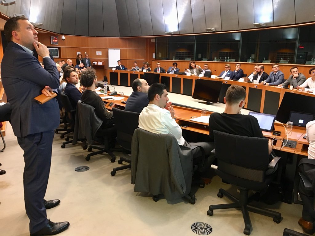 Full room when we have #blockchain geniuses like <a href="/Deanpress/">dean, vrf dev md</a>, CEO of <a href="/nOSplatform/">nOS (Network REBRANDED: Follow @Compendia_org)</a> at the #EuropeanParliament. Glad Dean mentioned <a href="/LympoApp/">Lympo App</a> during his presentation! At the session on Blockchain Adoption, hosted by my colleague <a href="/Catalin_Ivan/">Catalin Ivan</a>. #Blockchain Day at the EP