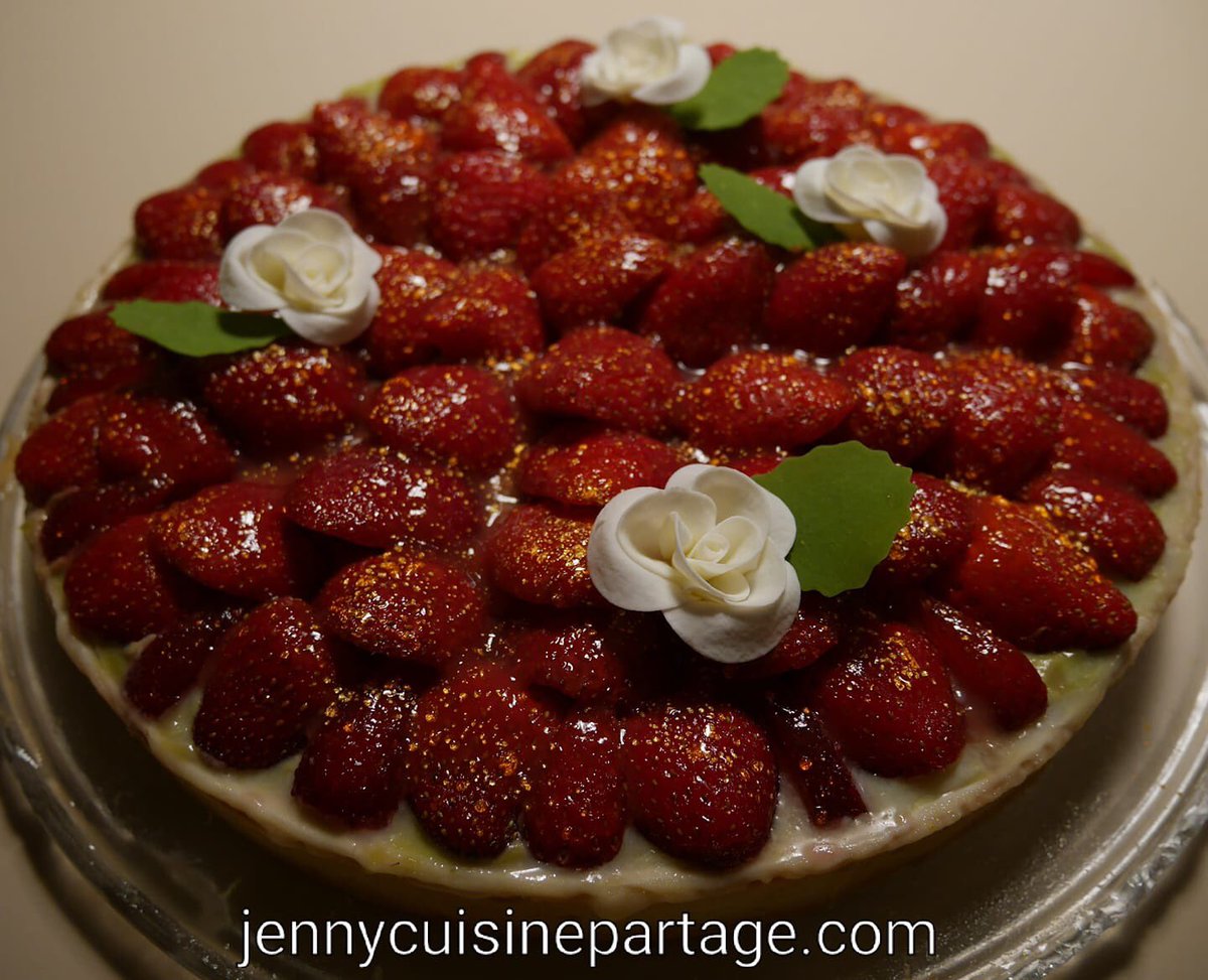 Vous reprendrez bien du dessert ? 
jennycuisinepartage.com
#tarte #fraise #pistache