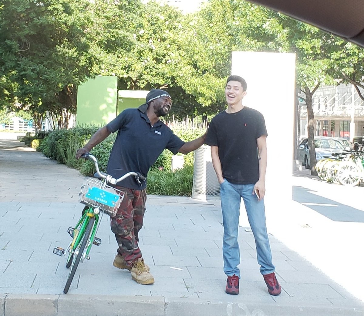 vsimmons411's tweet image. Witness to panhandling while on bike. PHer now blocks away. This doesn&apos;t show up on police stats because DPD cannot enforce. #stopenabling #happenseveryday @VoteAdamMedrano @PhilipTKingston @ServeDallas 
@MarkClaytonD9