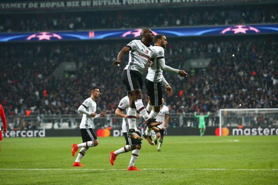 UEFA, son 10 yılın kulüp takımları sıralamasını açıkladı.

1- Real Madrid
2- Barcelona
3- Bayern Münih
...
37- Beşiktaş
41- Galatasaray
48- Fenerbahçe
100- Trabzonspor