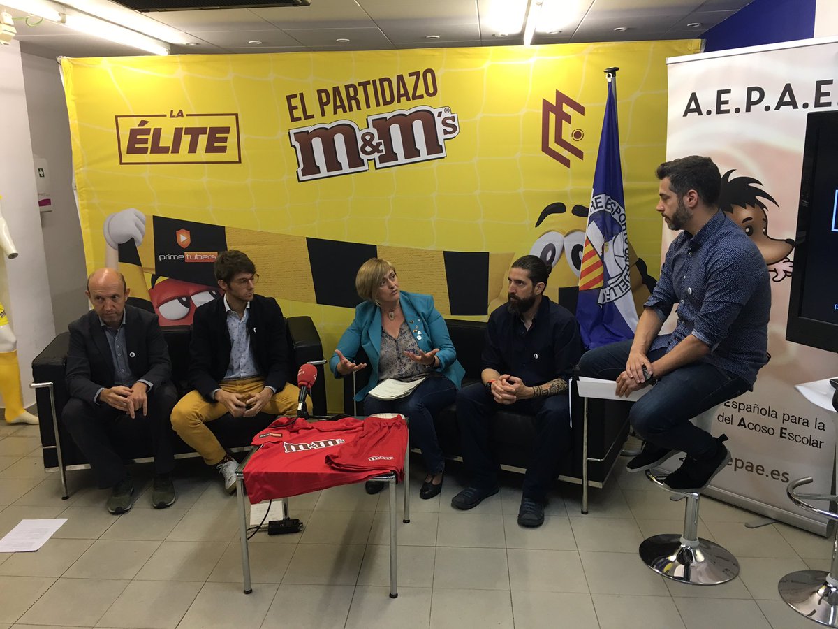 AcpaeC's tweet photo. Hoy AEPAE estará en lo que se prevee el partido más seguido de youtubers, de la história. Seguro que conseguimos llevar nuestro mensaje bien lejos, a todos los cybernautas que siguian este evento, que se habla de que van a ser mas de 9 millones. #aepae
#ElPartidazoMms https://t.co/TYZaUqnABg