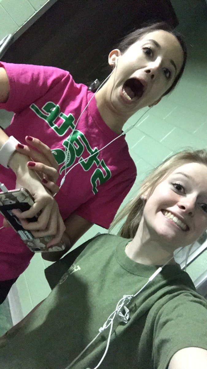 smiles1653's tweet photo. HAPPY BIRTHDAY GABBY! Hope you have a lovely day💗 Thanks for always making my dull life so fun and full of laughter😂 Hope to celebrate soon🎉 https://t.co/1UtjD1NGbE