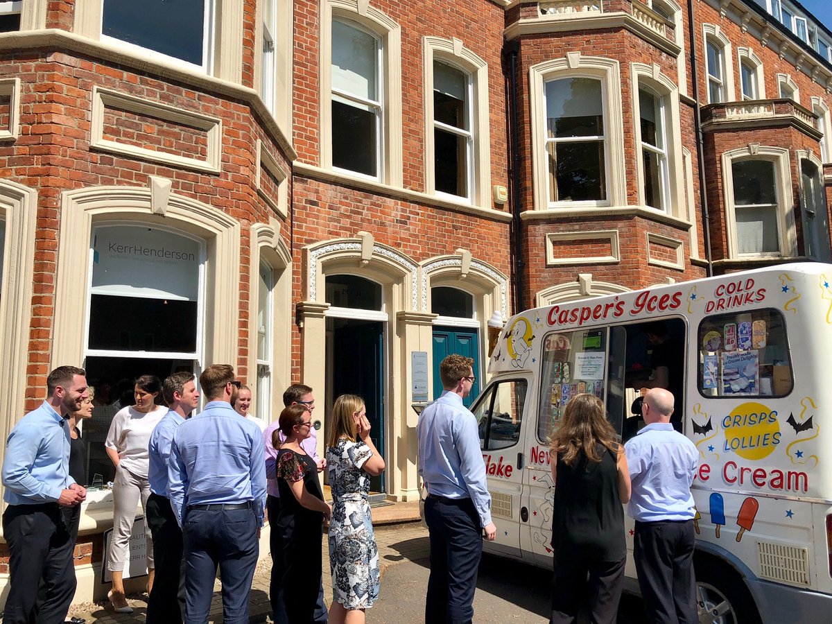 KerrHenderson's tweet photo. We’ll never say boo to an ice cream! #icecreamvan #caspersicecream #belfasthour #hotday https://t.co/QCjTklqCkt