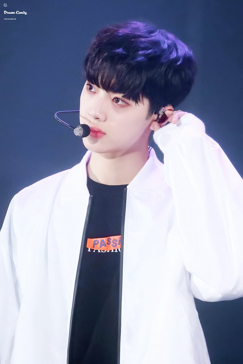 dreamcandy0923's tweet photo. 180603 원더월드 서울 막콘

#라이관린 #Laikuanlin #워너원 #WANNAONE https://t.co/4uGr8ctPjM