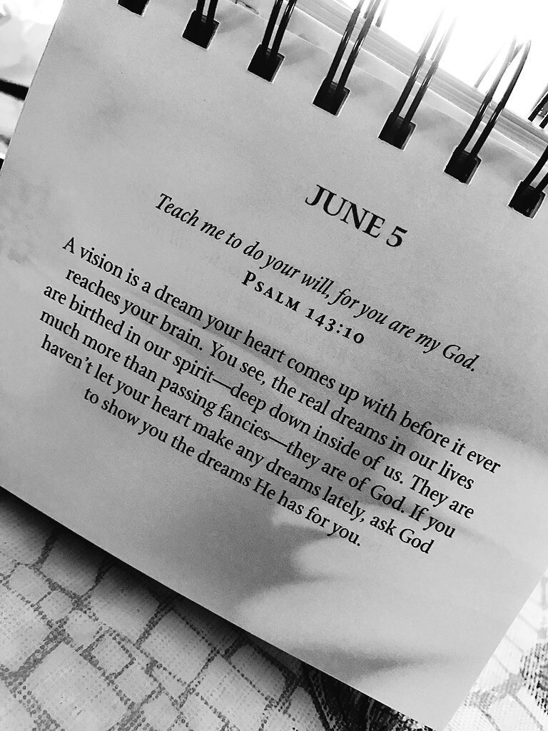 Jamestvigil_4's tweet photo. I love going to my grandmas. I haven't been attending church as often as I should, but god always finds a way to directly speak to me! 👍🏽 https://t.co/BARw2Ltrml