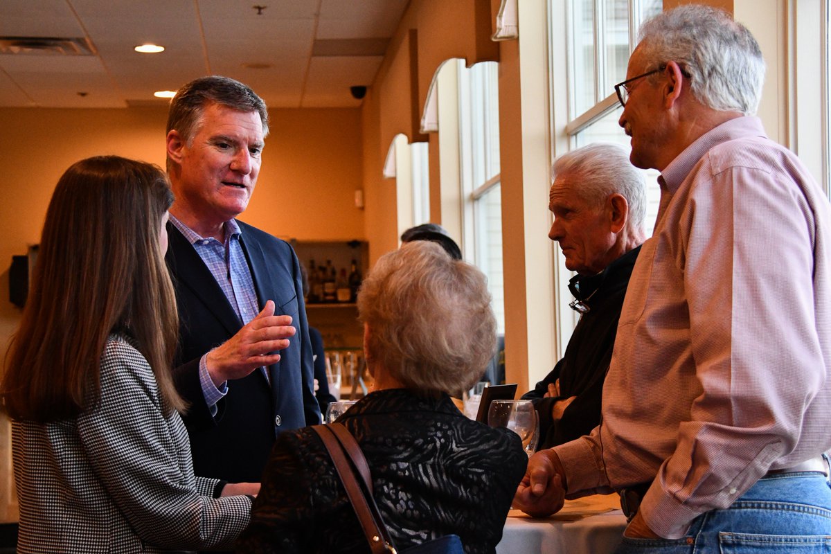 SenatorSanborn's tweet photo. I had a great time meeting new people and hearing new stories at an awesome event in Manchester yesterday evening. Thank you to everyone that took the time to speak with me about my campaign for Congress. #NHPolitics #NH01 https://t.co/Iwic8nhWbK