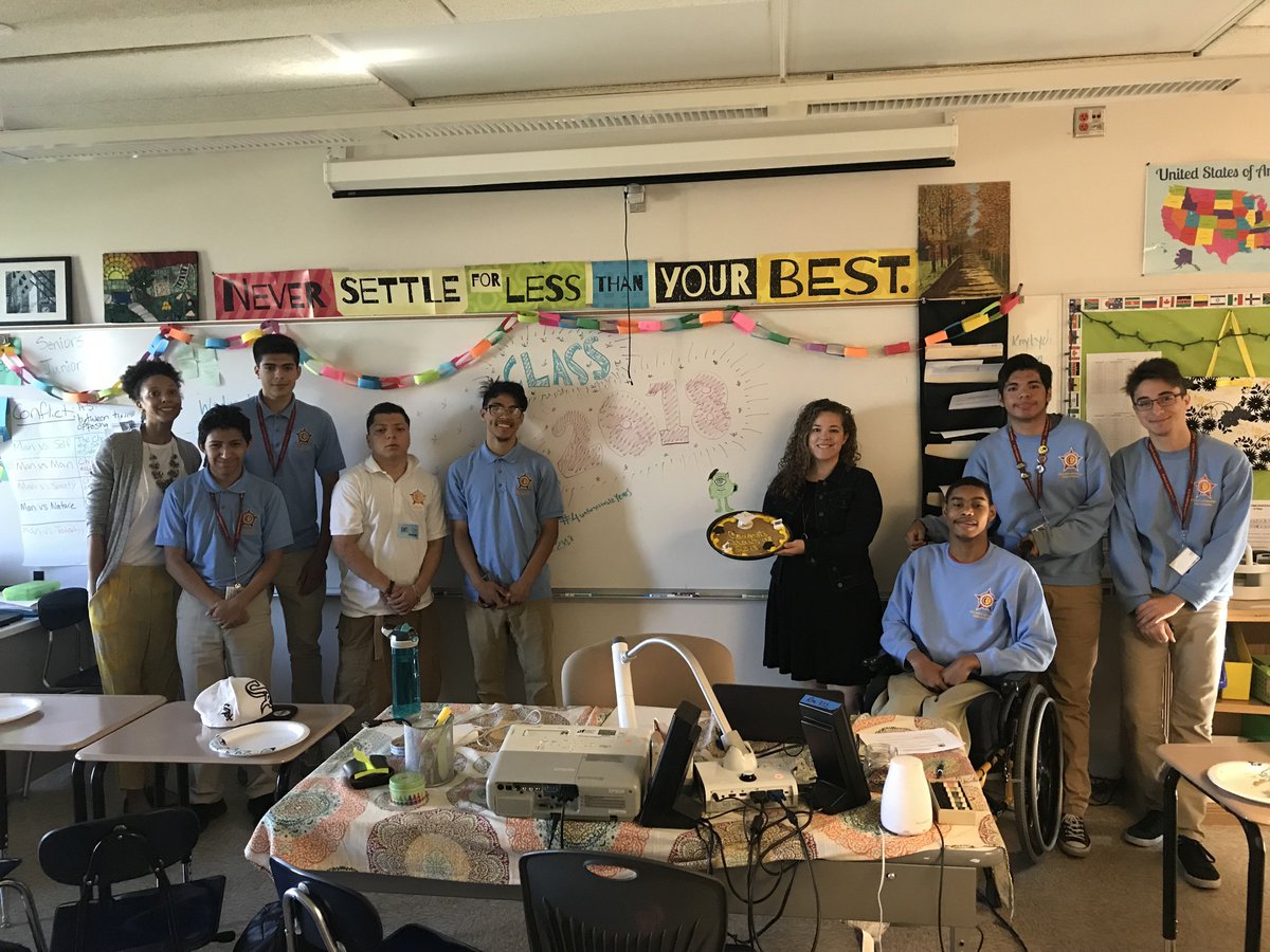 MsKnytych's tweet photo. Last day with these amazing seniors!! It's been an honor and a pleasure being your English teacher! @SolorioHS @SolorioEnglish https://t.co/VOHUTNfcUk