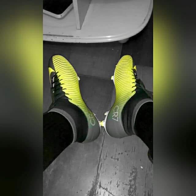AndreyDoNascim2's tweet photo. partiu treino fui que fui chuteira emprestada do manin mas vale 
#vmsqvms https://t.co/bYY3jYoLSp