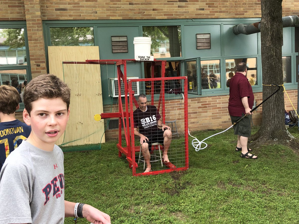PincusMichael's tweet photo. SMS Challenge the Teacher day.   #ScarsdaleMSpride https://t.co/2xF3e5O6Do