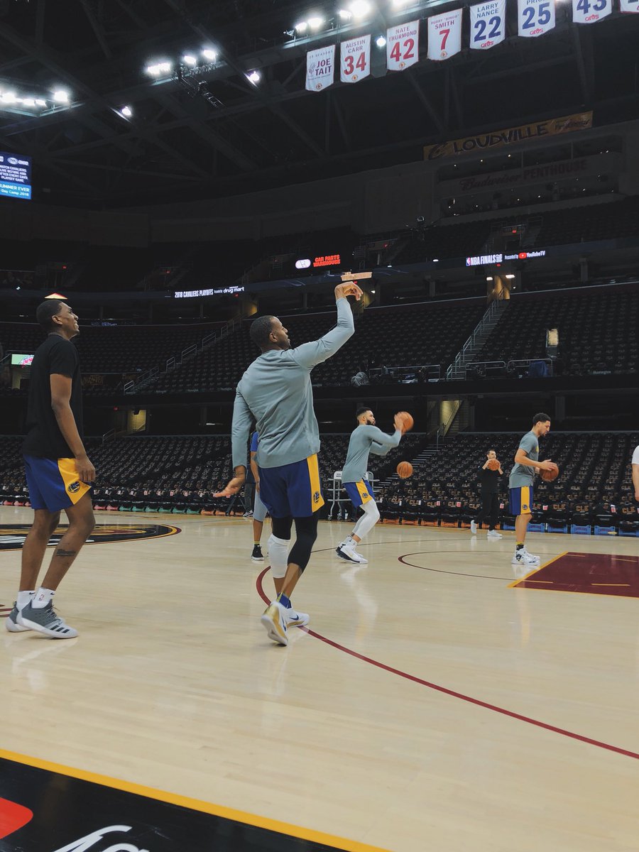 warriors's tweet photo. Work 💪🏽 #NBAFinals https://t.co/DrtxxrZul8