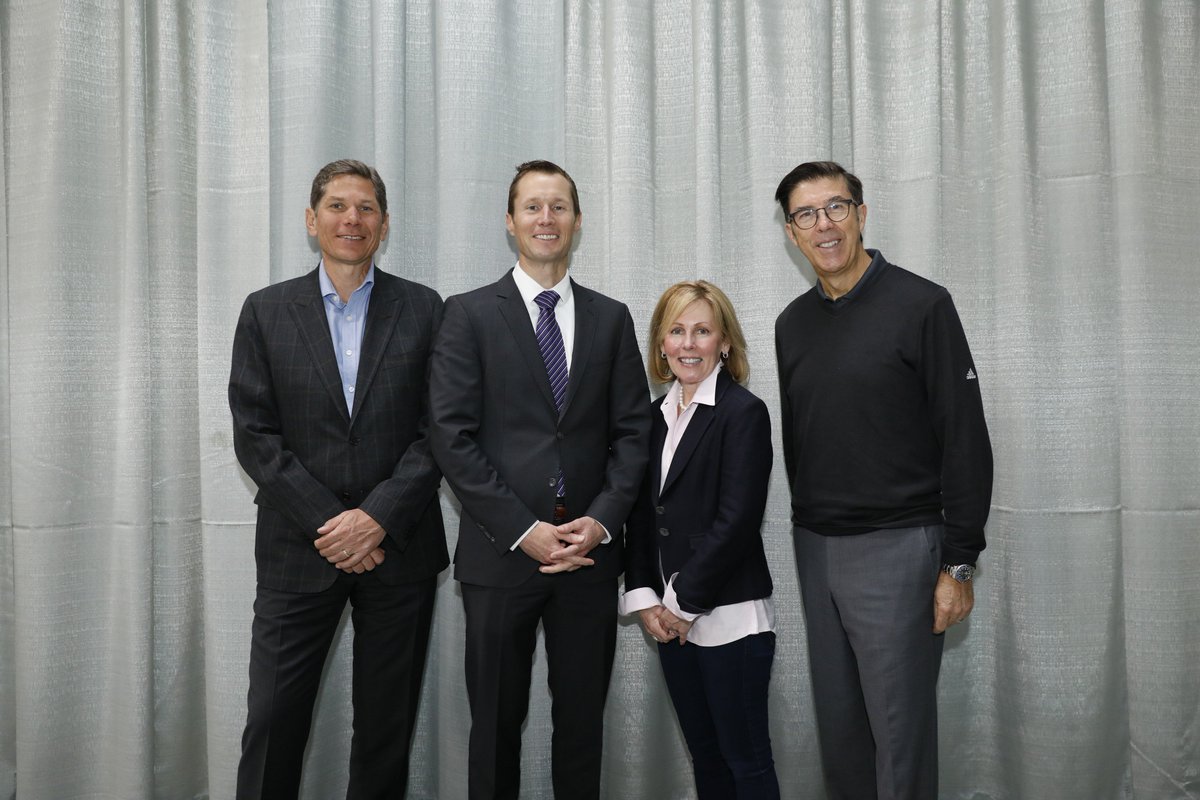 ElementFleet's tweet photo. Great to have our leaders at today's #ElementRideAndDrive including our new CEO Jay Forbes #FleetReinvented #PoweredByPeople @KristiWebbEFN https://t.co/7ywnhnanb2