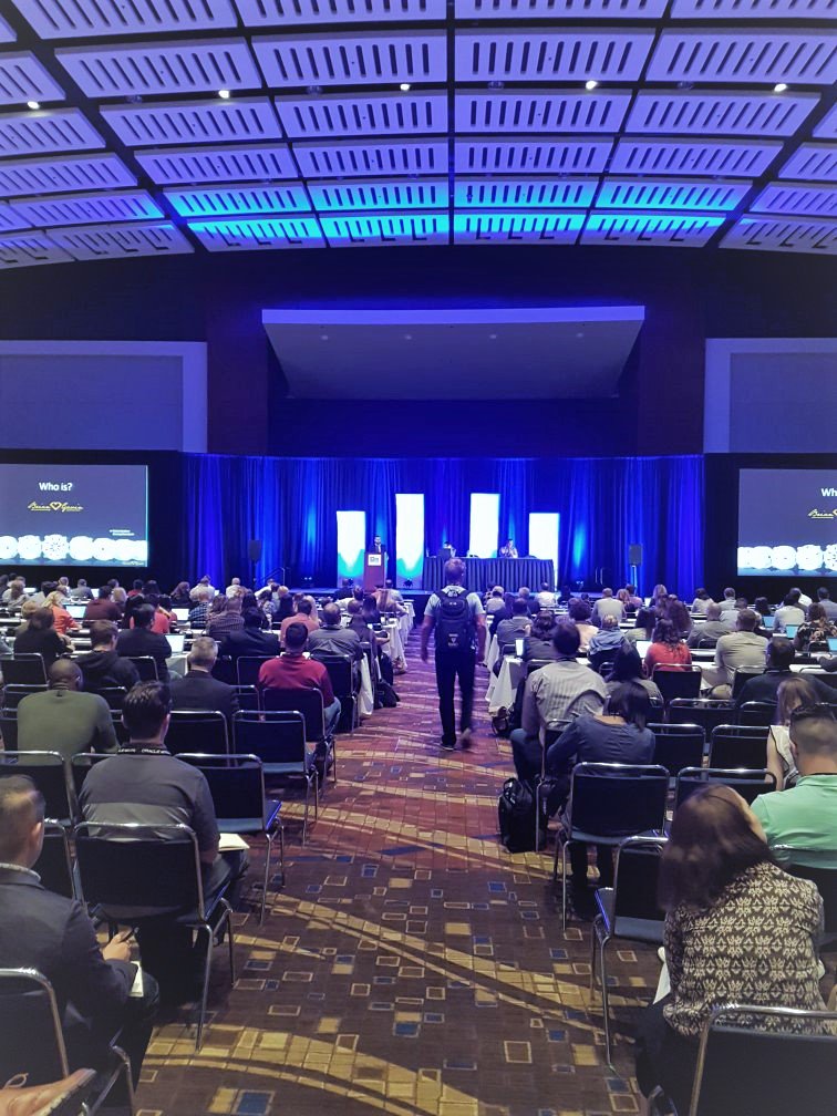 MediflowPillow's tweet photo. We are attending some great sessions and booths at #IRCE2018 π At #TheWaterPillow by #Mediflow we are always trying to learn and grow our knowledge to better suit our customers! https://t.co/upBLnLQUsq