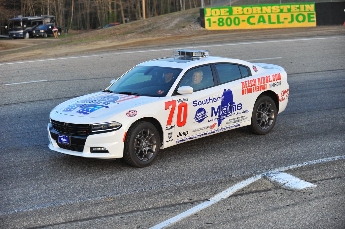 SouthMeMotors's tweet photo. We're proud to be part of Beech Ridge Motor Speedway's 70th Anniversary season. Check out that great looking pace car! #nascar #beechridge #brms #southernmainemotors #simplepromise https://t.co/7m1pWXS59b