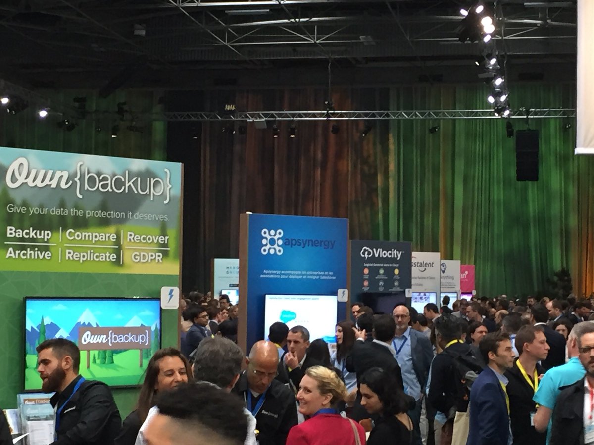 RaphaelSFDC's tweet photo. Awesome day at #SalesforceWorldTour in Paris today. Merci à tous ! https://t.co/1gL8yJ0yG7