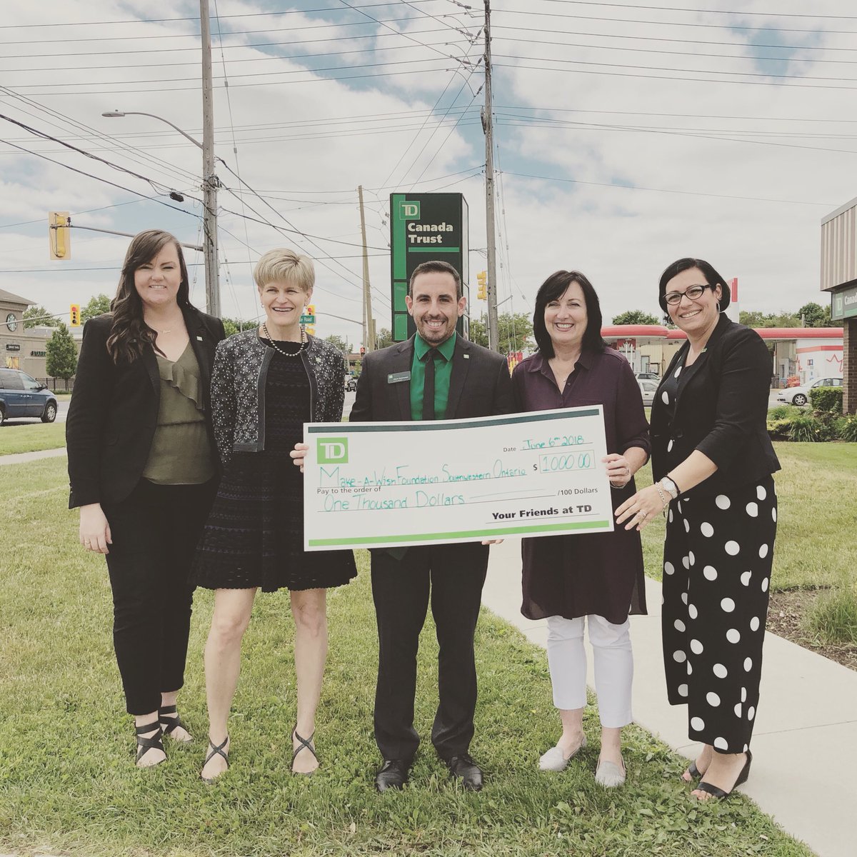 Dundas and Clark rd branch supporting a great cause @MakeAWishSWO @C_Nicolc4 @TeriCurrie_TD