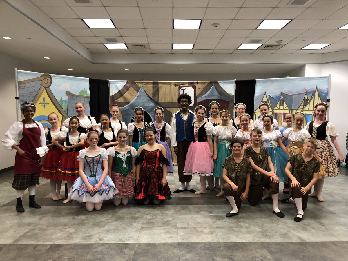 On the road again!  Here's the full cast of the Youth Ballet's "Coppélia" at Jones Creek Library today!  Catch one of their shows soon.  Check the schedule at batonrougeballet.org/youth-ballet-t…  to see this charming performance before the tour is over on June 12!