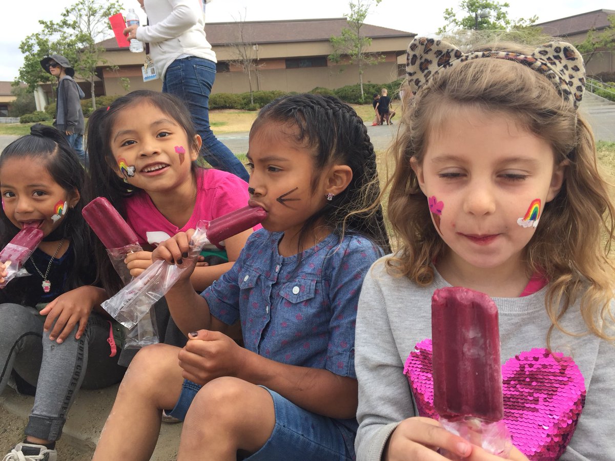 LangeElementary's tweet photo. Field day!!! Thank you Lange Leaders. https://t.co/qds7slEhGv
