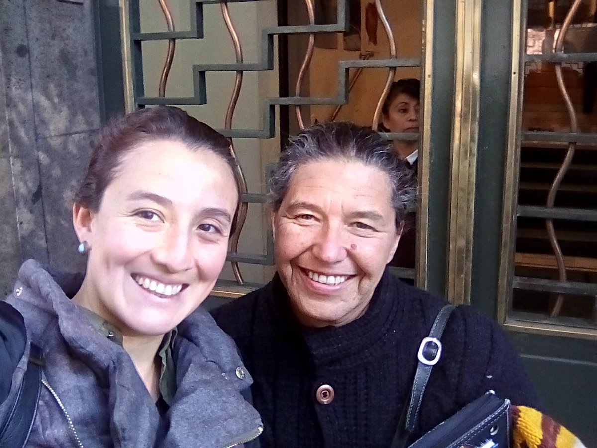 JheniACJ's tweet photo. Con la dra. Laura Hernández presidenta de @medicosapschile en la entrega de nuestras posturas al gobierno #APS #ParoResidentesMFUChile #AspirinasParaSantelices #AspirinasParaSebastián #APSRenovada #APSresolutiva #APSIntegral #FortalecerAPS https://t.co/bItwcGv0dz