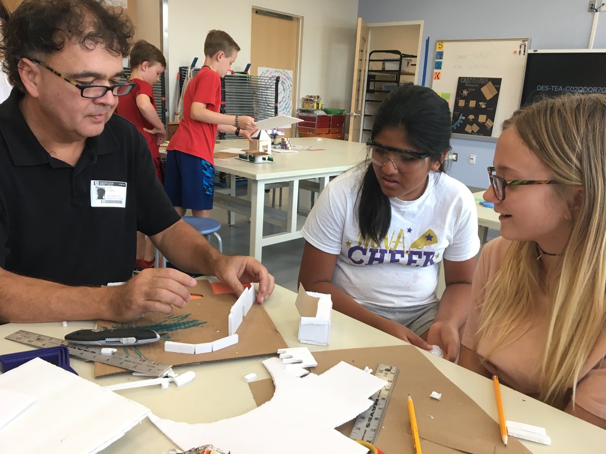 DscAPSArt's tweet photo. Creating with INTENTION. David Stubbs @VSamerica @dmiris2 @DscAPSG5 @DiscoveryAPS @APSArts #designchallenge2018 https://t.co/PXRzffwaCA