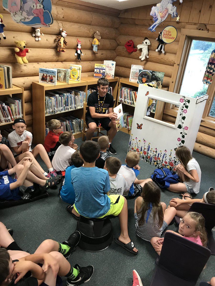 EMBoysBBall's tweet photo. Super proud of this group of young men for volunteering at LEAP today in Le Grand. They were amazing with the youth of our community! #morethanagame #mUStangstrong https://t.co/FFEDAhaEQM