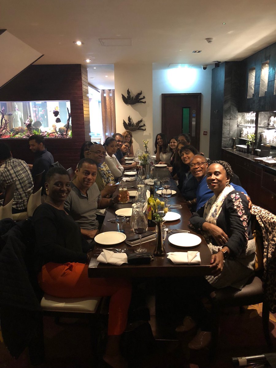 WendyTangen's tweet photo. WRES Expert Family having dinner out #WRESEP @WRES_team https://t.co/UvuOSLWEtd