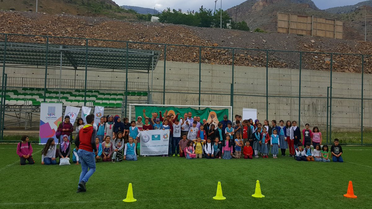 uzunderekitapc's tweet photo. Gençlik ve Spor Bakanlığı Gençlik Projeleri Destek Programı  Geleneksel Okçuluk Etkinliği ile Uzundere Gençliğine Destek Veriyor @gencliksporbak @GSBgenclikproje @kamuranozden @aliozdemirgsb @MUHAMMETCARTI @mbulut06 @sevgiiergin @mhalisozsoy @ftakesenlgl https://t.co/G3STPwkHmV