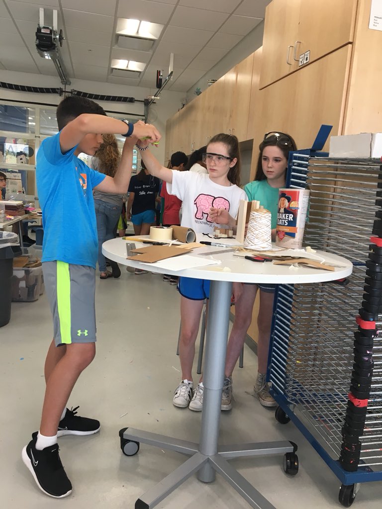 DscAPSArt's tweet photo. PEERS, PROJECTS, PASSION, PLAY @VSamerica @DiscoveryAPS @dmiris2 #designchallenge2018 @vmdo architects @APSArts https://t.co/d0aRr6yAp4