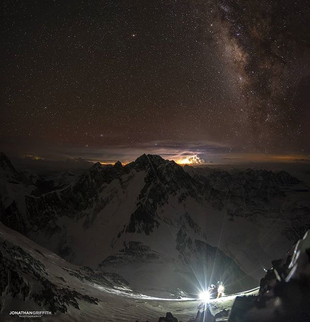 Jonathan Griffith tweet media