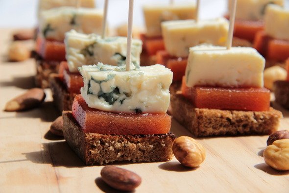 Valliser_'s tweet image. 10 aperitivos fáciles y rápidos con membrillo. Sencillas recetas para compartir en diferentes ocasiones goo.gl/ZEXoc9 #codonyat #membrillo #quince