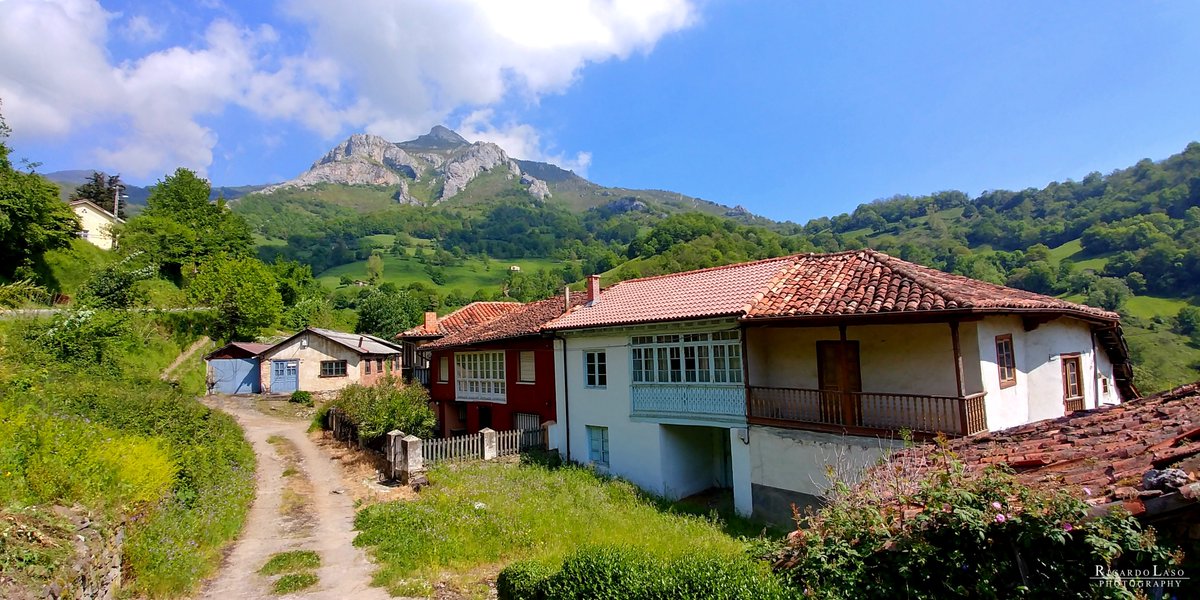 Ricardo_Laso's tweet photo. #ZUREA #LENA #ASTURIAS
Sí te presten, les semeyes, convídote a comentar, compartir y a visitar...
Sigue'l mio blogue d'Asturies en https://t.co/fFOL3K3rhO https://t.co/XwlbredXU3
