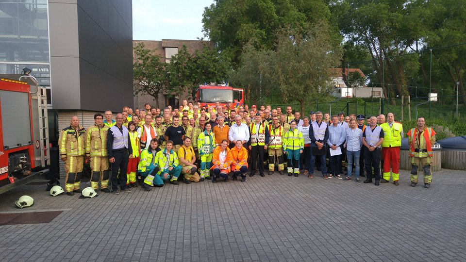 pzwestkust's tweet photo. De #rampoefening in Hotelschool Ter Duinen #Koksijde is afgelopen! Alles is vlot verlopen. #Proficiat aan alle deelnemers!! 🤗 https://t.co/7BXpMPoq6T