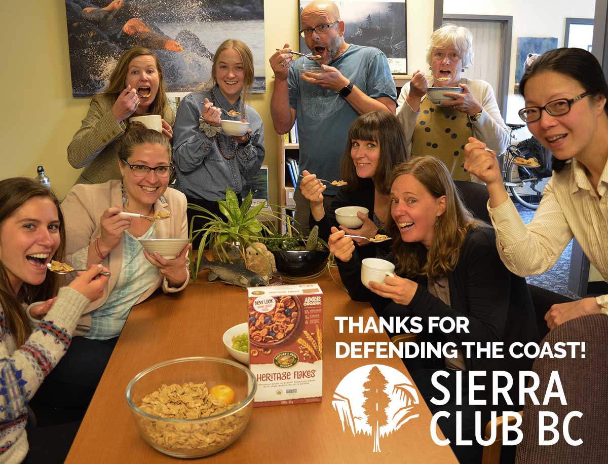 SierraClubBC's tweet image. .@SierraClubBC staff celebrate the principled stand of @NaturesPath  against pipeline &amp;amp; oil tanker expansion in #BC! We applaud their investment in a just transition to renewables. #PipeUp to defend the coast: sierraclub.bc.ca/nobailout

#StopKM #SoilNotOil #OurCollectiveLegacy #YUM